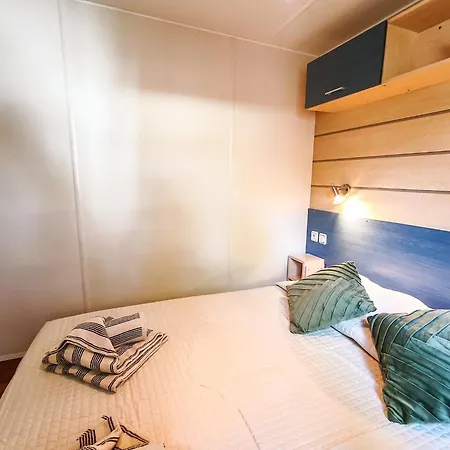 - Mobil-home & Terrasse - Piscines - Europa-park 20 Minutes Campingplads